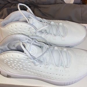 Under Armour hovers size 11.5